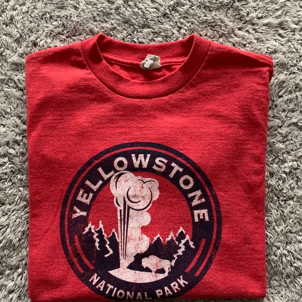 Vintage Alstyle Yellowstone National Park Long Sleeve. Medium.